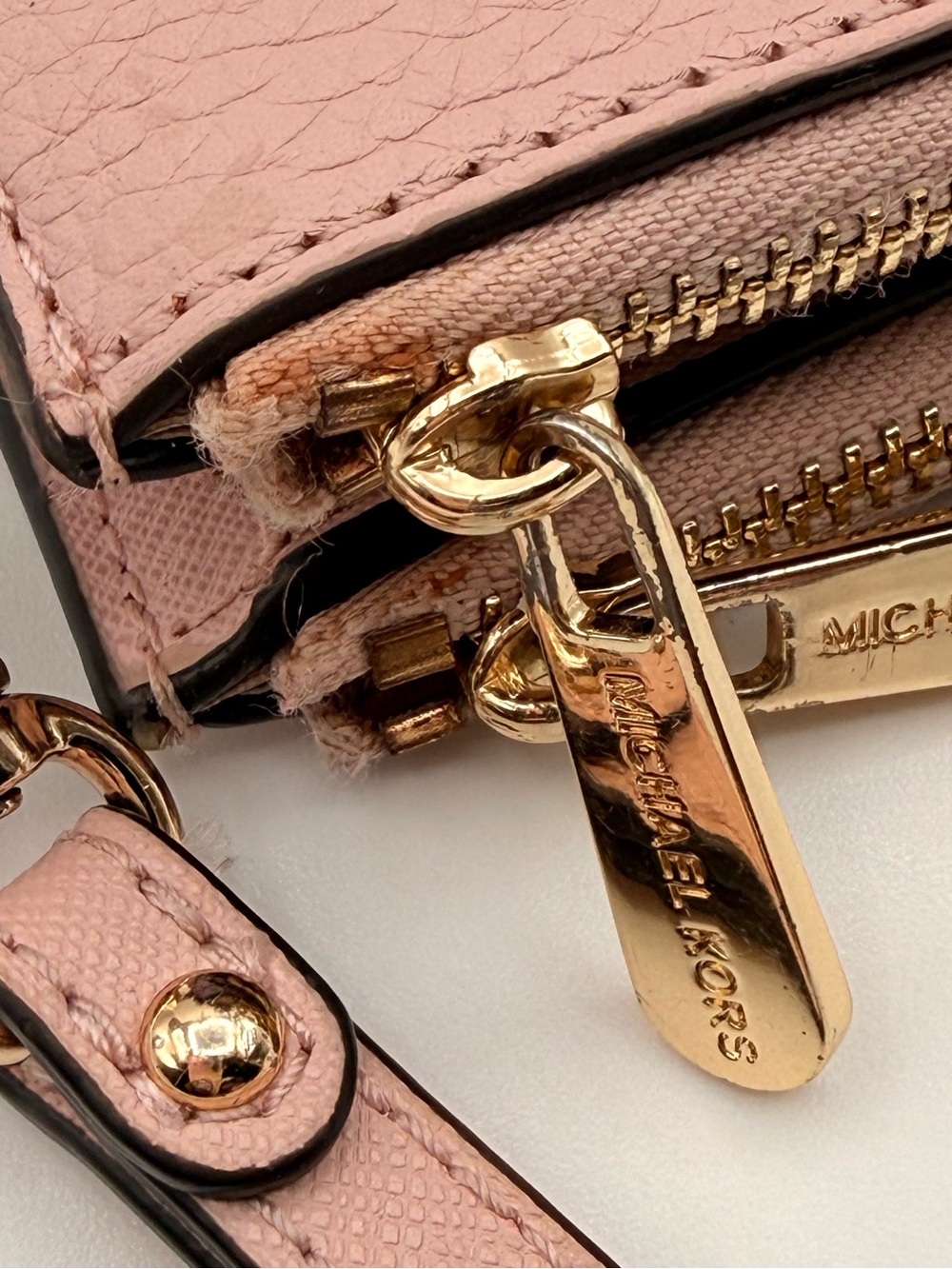MICHAEL KORS Blush Pink Pebbled Leather Wristlet with Floral Charm - Picture 7 of 8